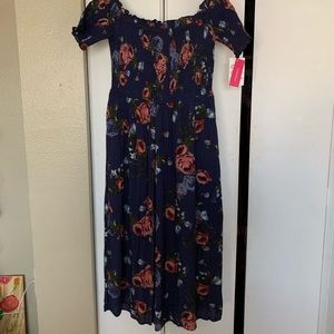 NWT Off The Shoulder Floral Dress